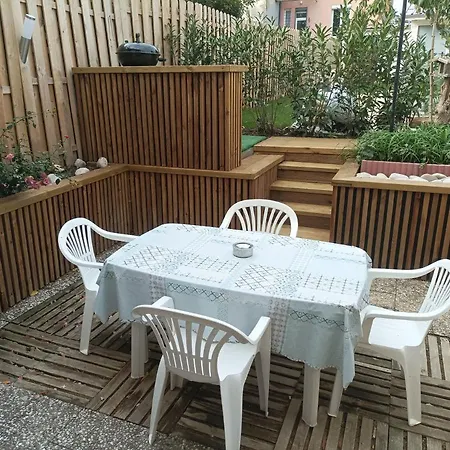 A L'ombre Du Lilas - Avec Privatif En Supplement Apartamento *